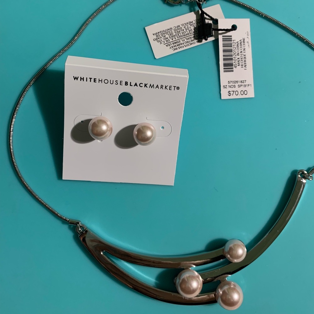Silver necklace set